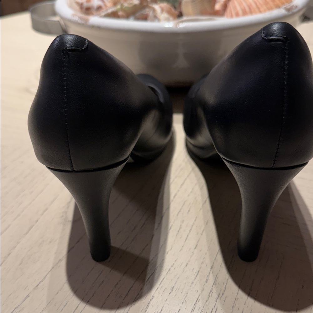 Clarks Black Leather Women's Round-Toe Heels - Picture 3 of 5